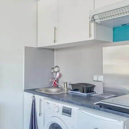 Céanothe-inviri. Mairie. Parking Privatif Appartement
